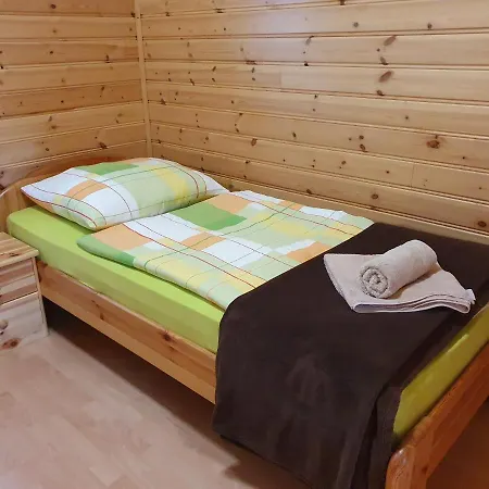 Hostel Bak Vendeglo Fahazak *