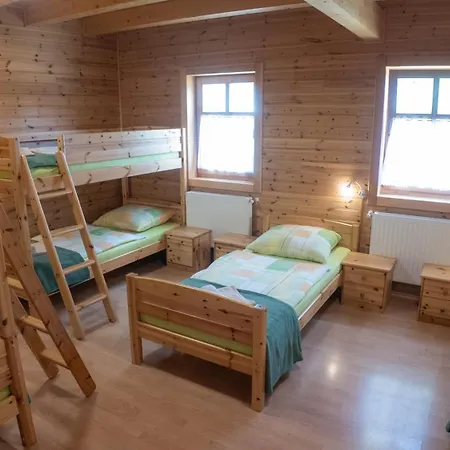 Hostel Bak Vendeglo Fahazak *