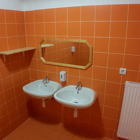 Hostel Bak Vendeglo Fahazak Gyulakeszi