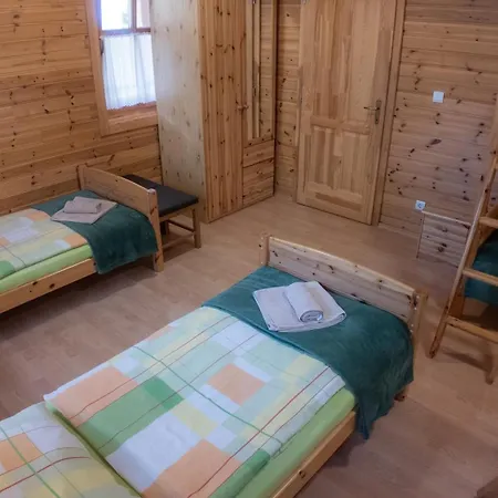 Bak Vendeglo Fahazak Hostel *