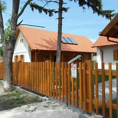 Hostel Bak Vendeglo Fahazak *